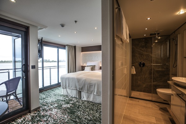 Riviera Travel, MS William Wordsworth, Deluxe Balcony Suite 2.jpg